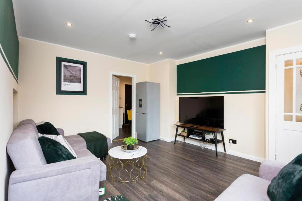 Stylish 3 Bed Edinburgh Abode-Parking And Garden Apartment Exterior photo
